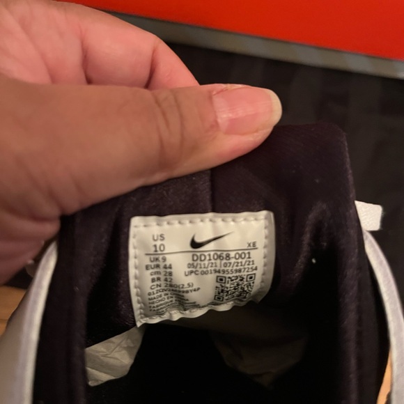 Men’s Nike Air Huarache running shoes. - Picture 6 of 9